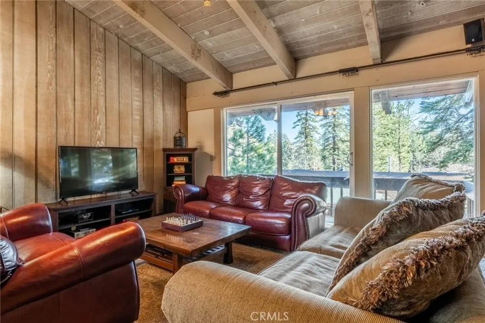 221 Canyon Blvd #206 Mammoth Lakes, CA 93546