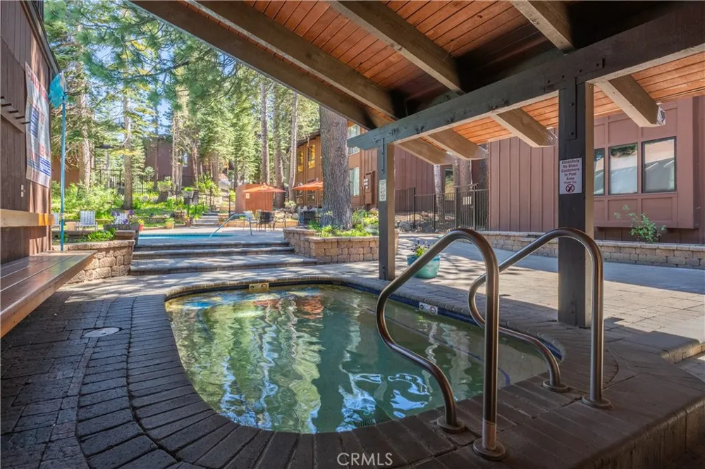 221 Canyon Blvd #206 Mammoth Lakes, CA 93546
