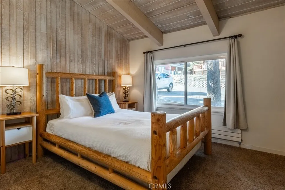 221 Canyon Blvd #206 Mammoth Lakes, CA 93546