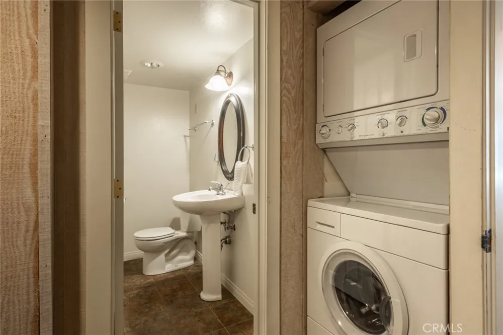 221 Canyon Blvd #206 Mammoth Lakes, CA 93546