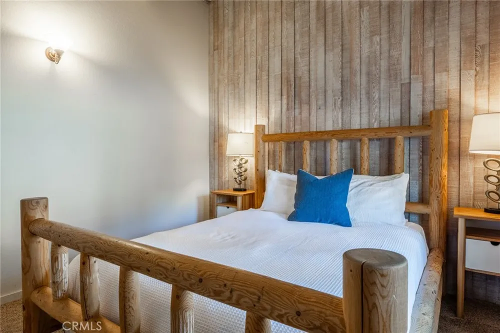 221 Canyon Blvd #206 Mammoth Lakes, CA 93546
