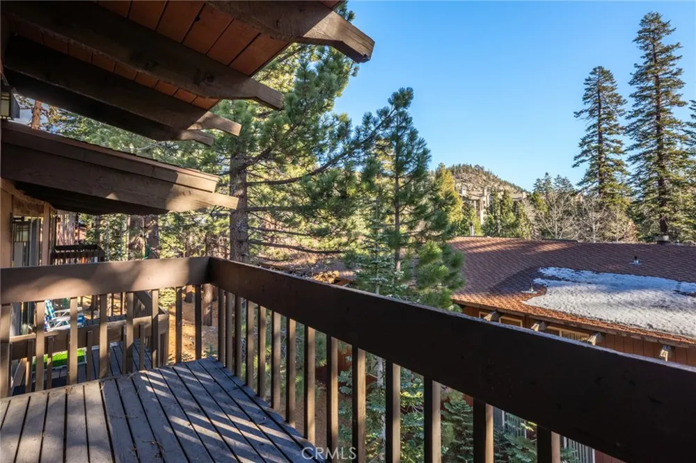 221 Canyon Blvd #206 Mammoth Lakes, CA 93546