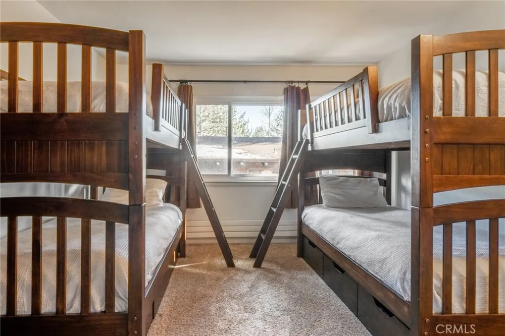 221 Canyon Blvd #206 Mammoth Lakes, CA 93546
