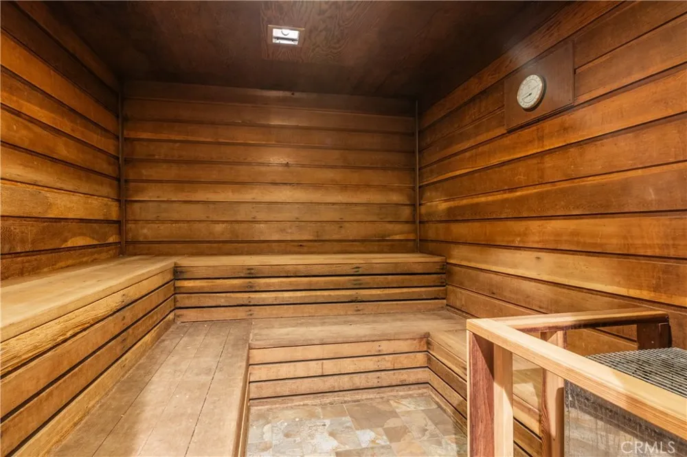 221 Canyon Blvd #206 Mammoth Lakes, CA 93546
