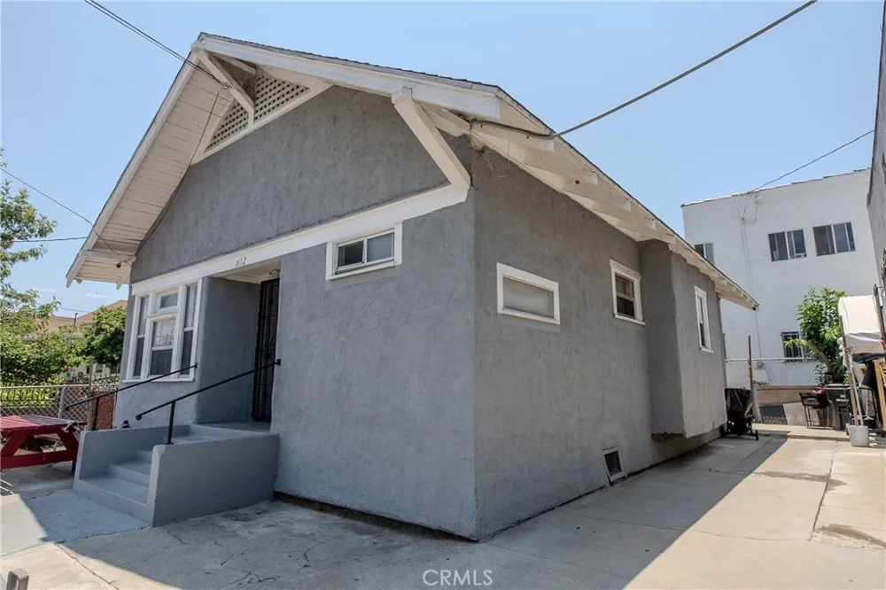 2500 Trinity Street Los Angeles, CA 90011