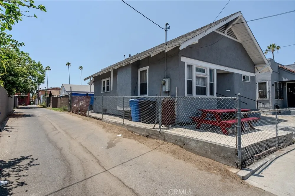2500 Trinity Street Los Angeles, CA 90011