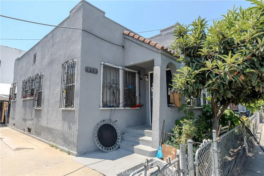 2500 Trinity Street Los Angeles, CA 90011