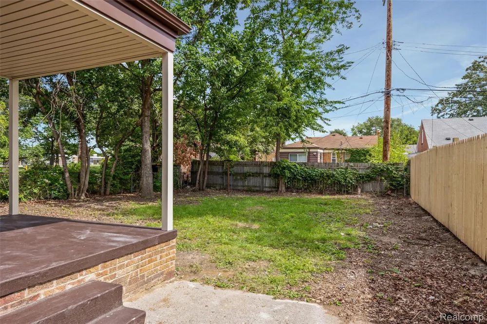 19500 Griggs Street Detroit City, MI 48221