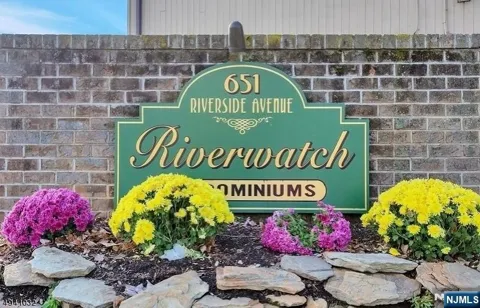 651 Riverside B13