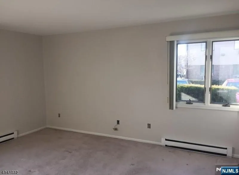 651 Riverside B13 Lyndhurst, NJ 07071