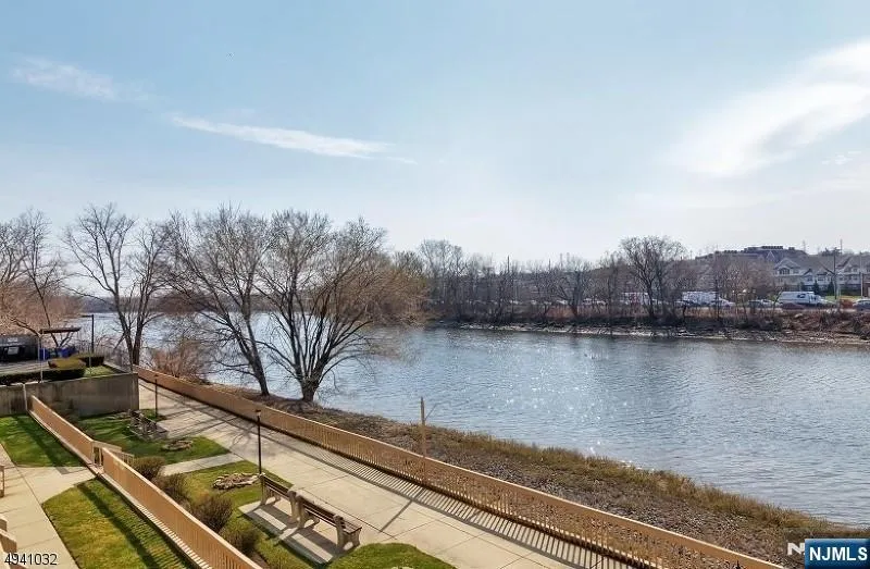 651 Riverside B13 Lyndhurst, NJ 07071