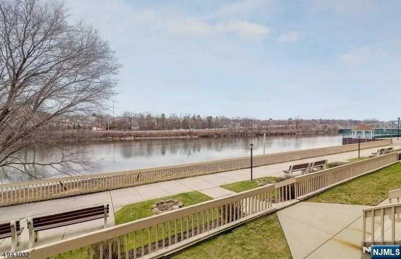 651 Riverside B13 Lyndhurst, NJ 07071