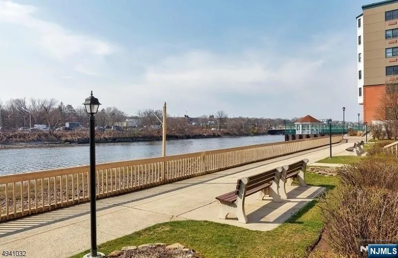 651 Riverside B13 Lyndhurst, NJ 07071