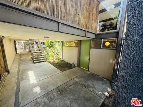 2000 Ivar Avenue ##3