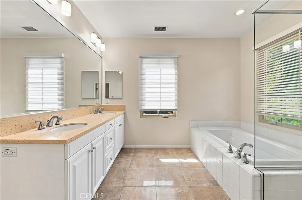 34 Brindisi Irvine, CA 92618