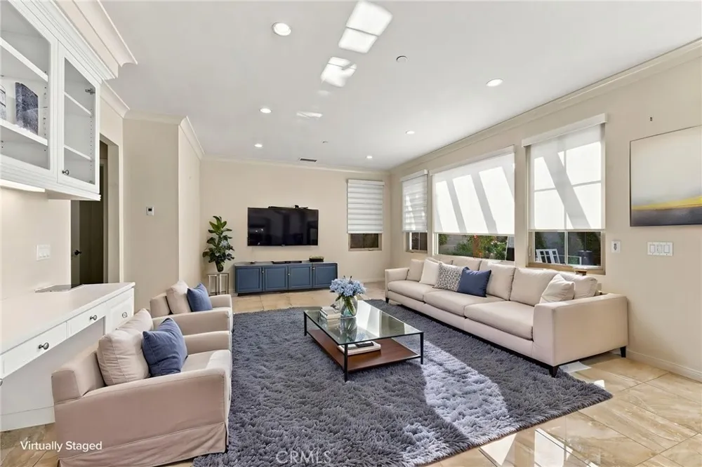 34 Brindisi Irvine, CA 92618