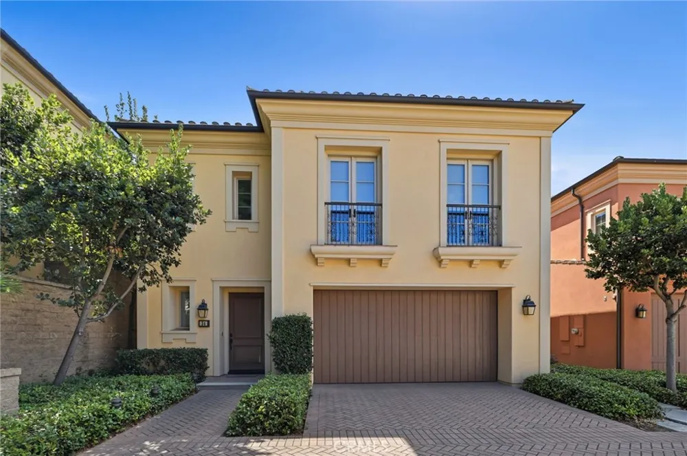 34 Brindisi Irvine, CA 92618