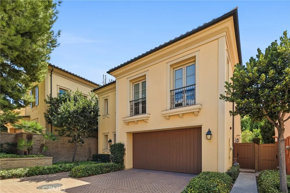 34 Brindisi Irvine, CA 92618