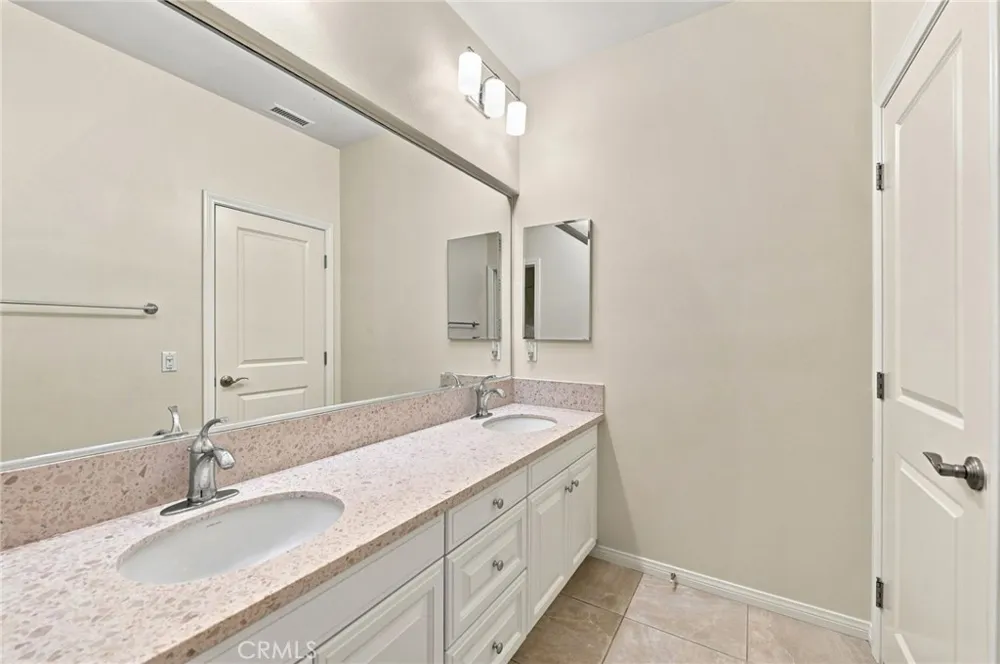 34 Brindisi Irvine, CA 92618