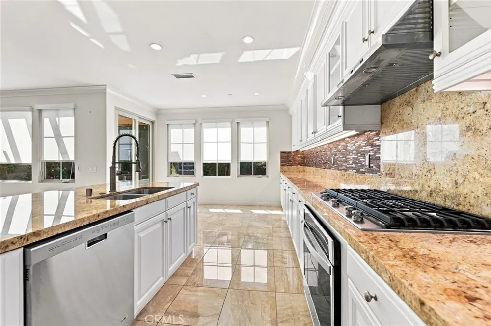 34 Brindisi Irvine, CA 92618