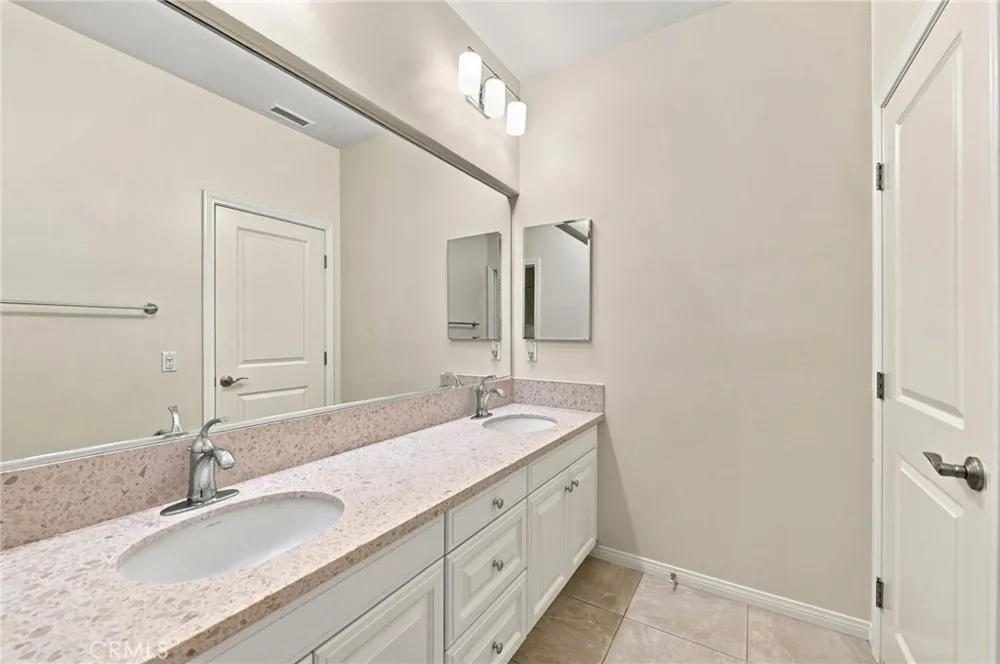 34 Brindisi Irvine, CA 92618