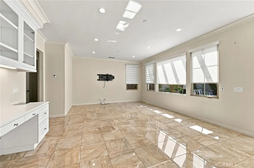 34 Brindisi Irvine, CA 92618