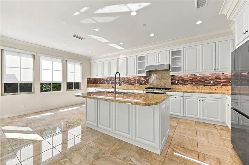 34 Brindisi Irvine, CA 92618
