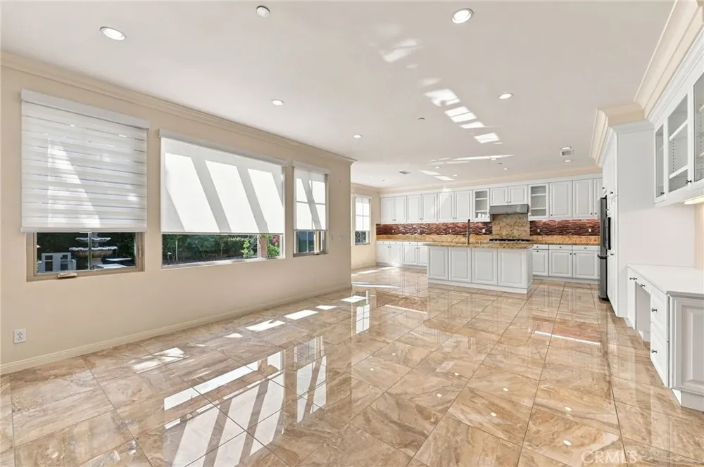 34 Brindisi Irvine, CA 92618