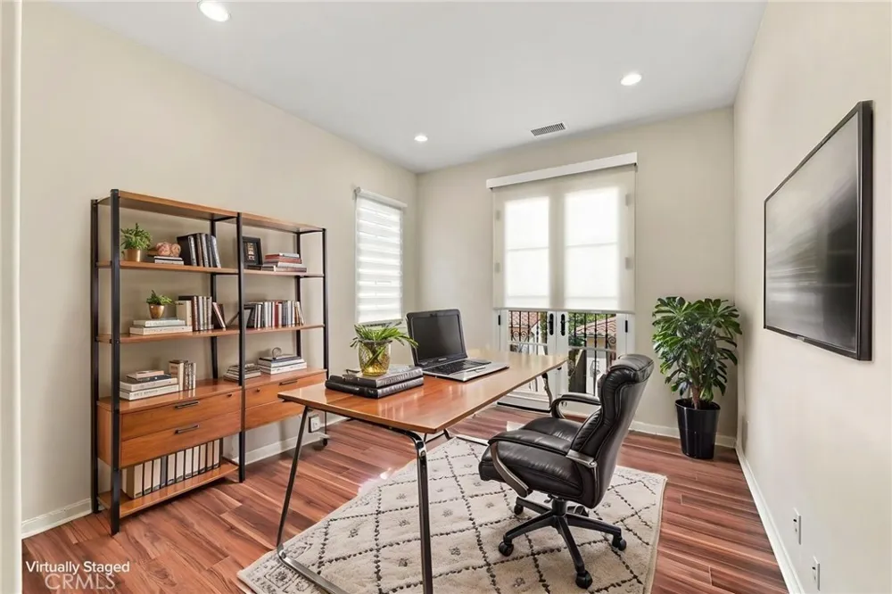 34 Brindisi Irvine, CA 92618