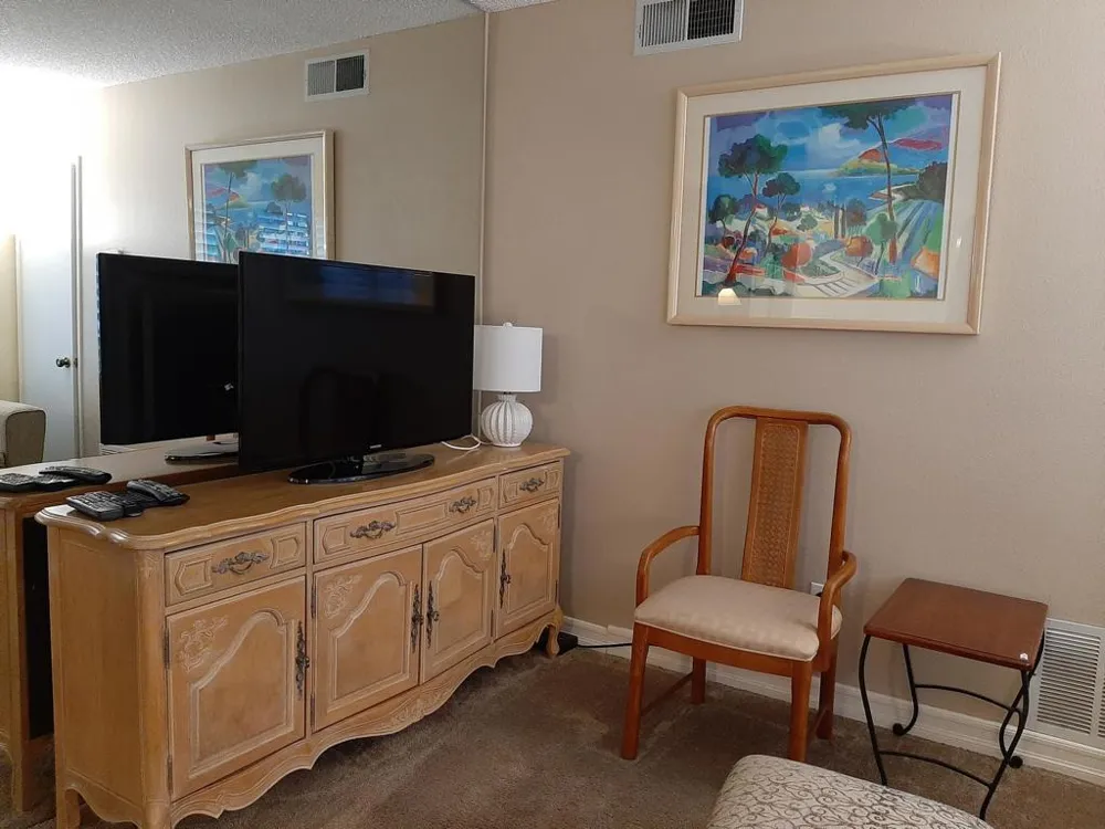 1100 E Amado Road #14d1 Palm Springs, CA 92262