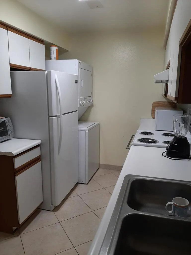 1100 E Amado Road #14d1 Palm Springs, CA 92262