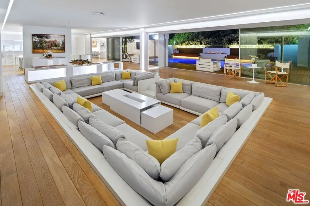 1106 Hillcrest Road Beverly Hills, CA 90210