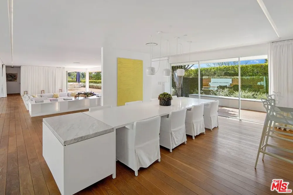 1106 Hillcrest Road Beverly Hills, CA 90210