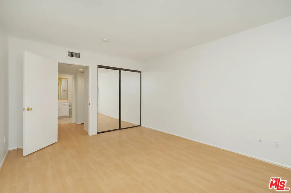 4295 Via Arbolada #312 Los Angeles, CA 90042