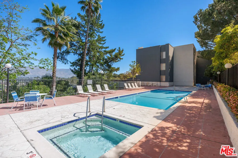 4295 Via Arbolada #312 Los Angeles, CA 90042