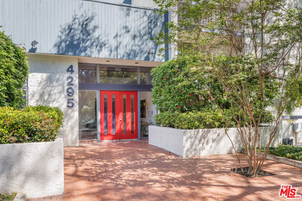 4295 Via Arbolada #312 Los Angeles, CA 90042