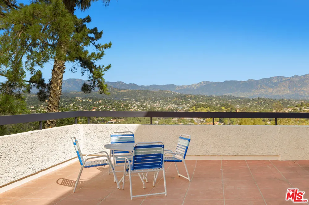 4295 Via Arbolada #312 Los Angeles, CA 90042