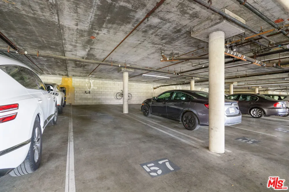 4295 Via Arbolada #312 Los Angeles, CA 90042