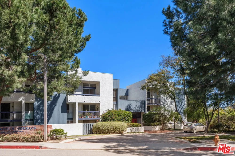 4295 Via Arbolada #312 Los Angeles, CA 90042