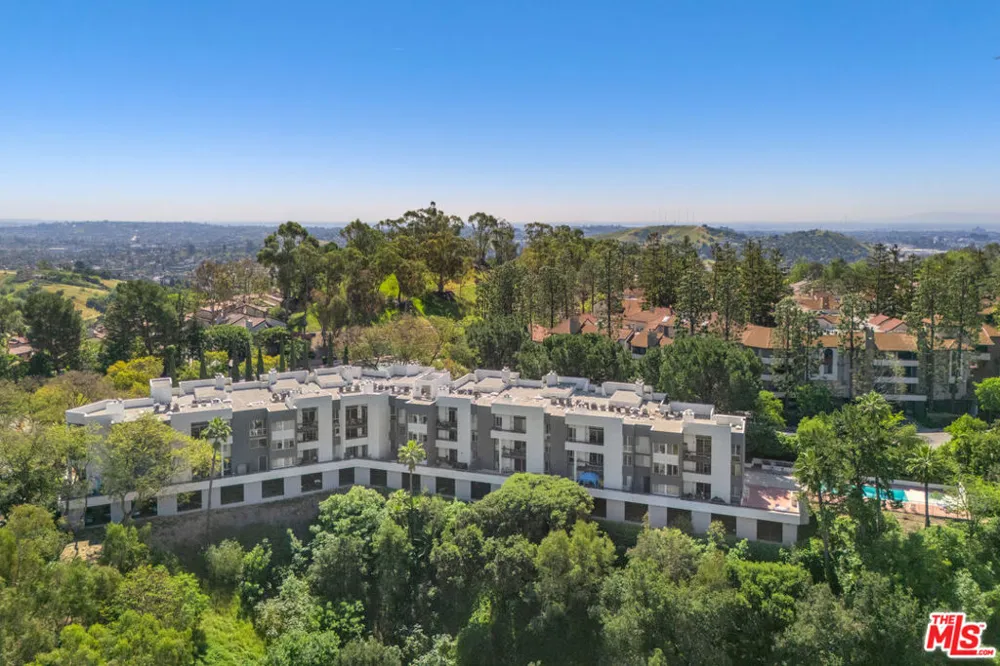 4295 Via Arbolada #312 Los Angeles, CA 90042