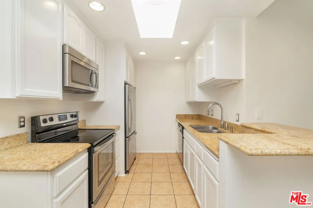 4295 Via Arbolada #312 Los Angeles, CA 90042