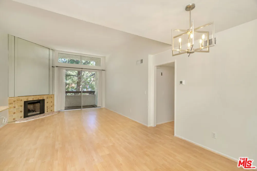 4295 Via Arbolada #312 Los Angeles, CA 90042