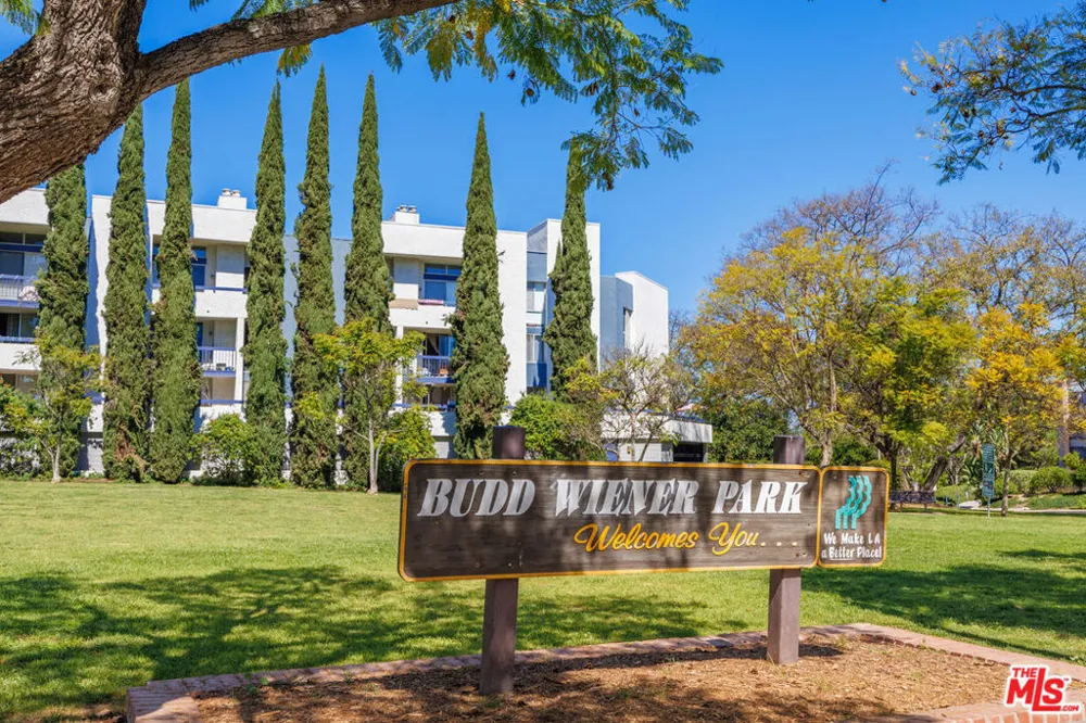 4295 Via Arbolada #312 Los Angeles, CA 90042