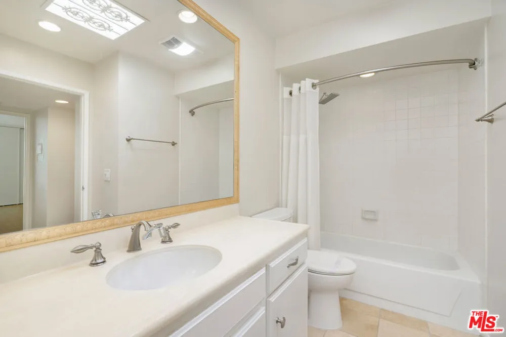 4295 Via Arbolada #312 Los Angeles, CA 90042