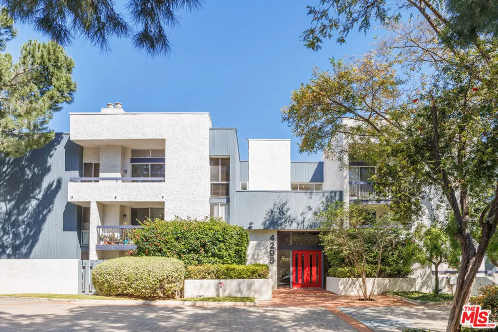 4295 Via Arbolada #312 Los Angeles, CA 90042
