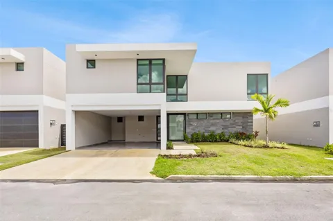 RIVIERA PARKVIEW-135 SALONGA STREET