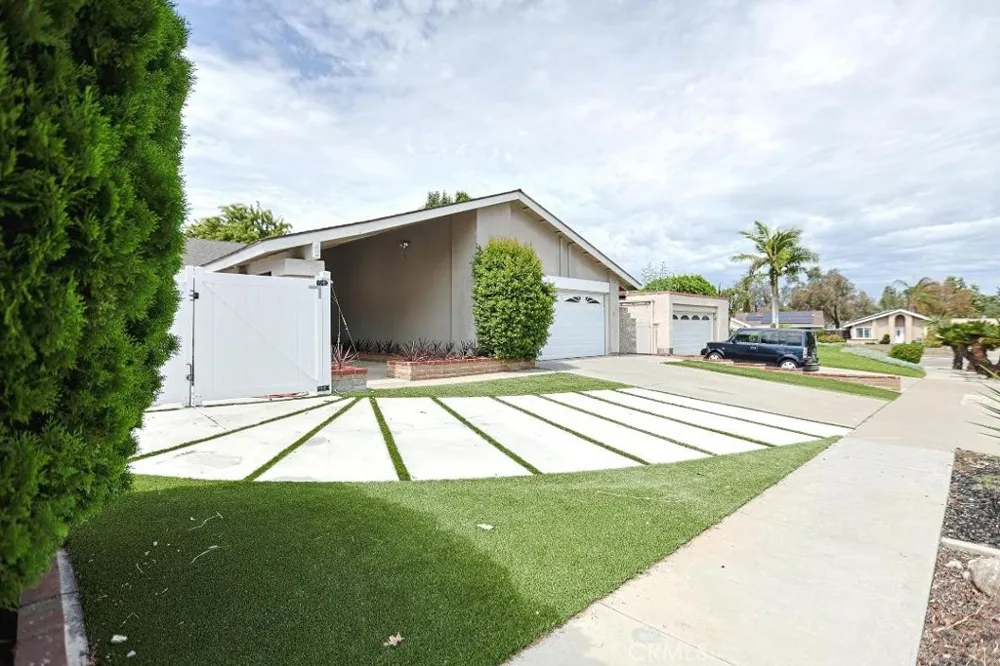 115 S La Paz Anaheim, CA 92807