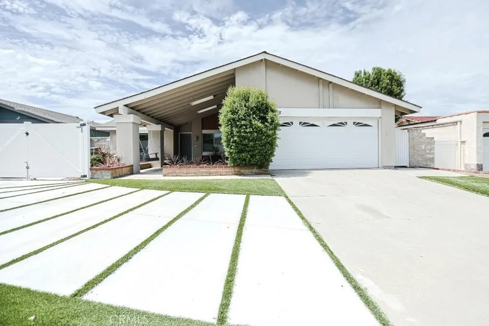 115 S La Paz Anaheim, CA 92807