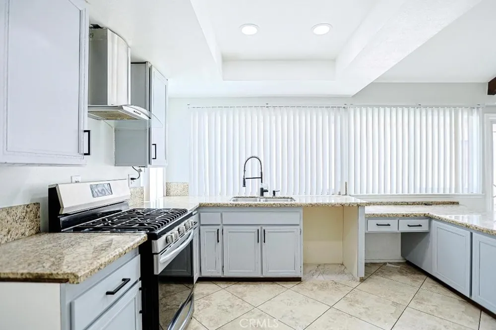 115 S La Paz Anaheim, CA 92807