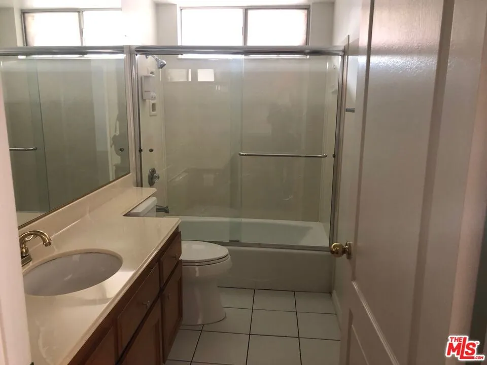 12010 Falcon Ridge Way Porter Ranch, CA 91326